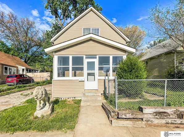 5829 S 21st St, Omaha, NE 68107