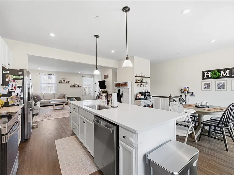 7402 Chestnut Way — Photo 13