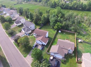 301 Arabian Ln, Isanti, MN 55040