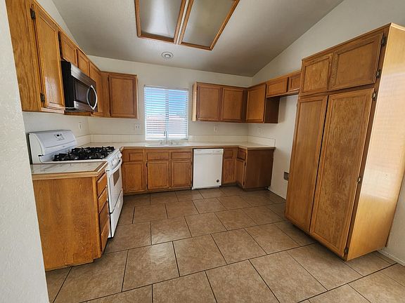 5th image of 13275 Wrangler Ln