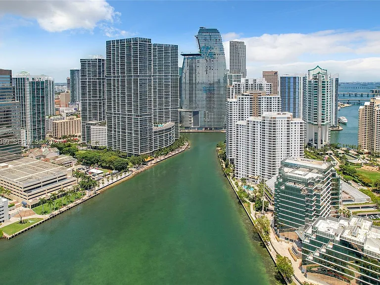 999 Brickell Bay Dr #STU06 — Photo 12