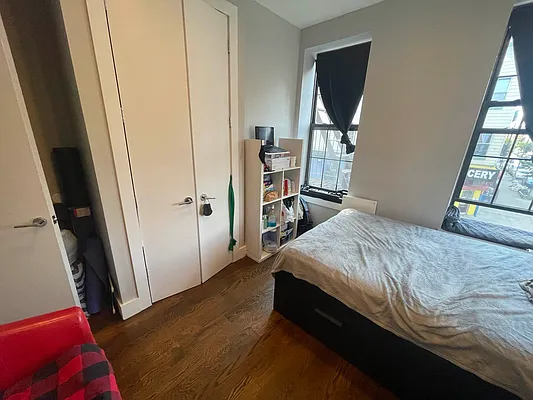 Rented by Delmark Realty LLC | media 36