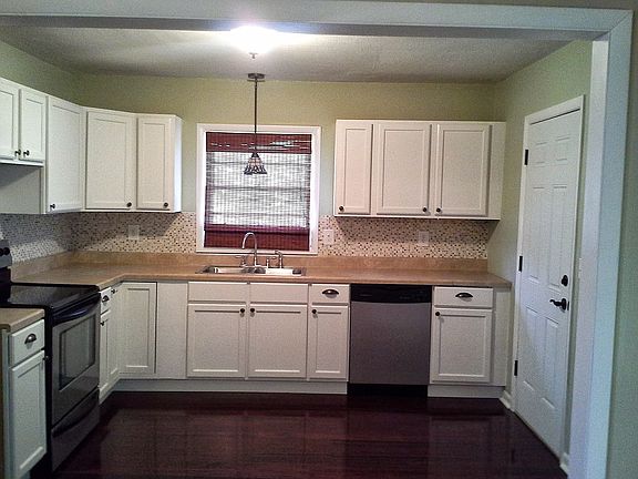 2nd image of 919 Buck Dr