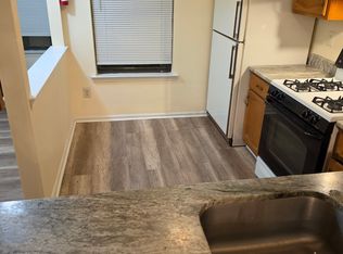 207 Woodbridge Commons Way #207, Iselin, NJ 08830