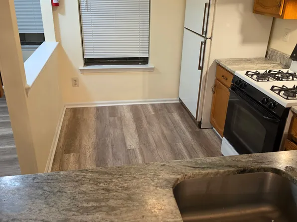 207 Woodbridge Commons Way #207, Iselin, NJ 08830