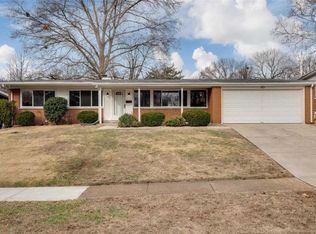 1605 Fairmount Dr, Florissant, MO 63033