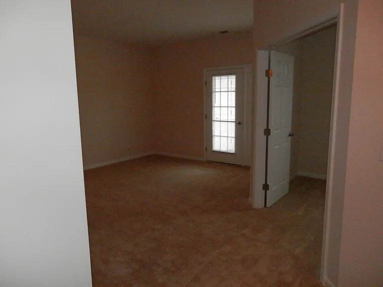 Aquamarine Apartments — Photo 88