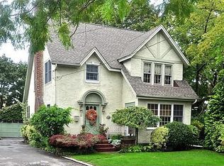 1 S William St, Lynbrook, NY 11563