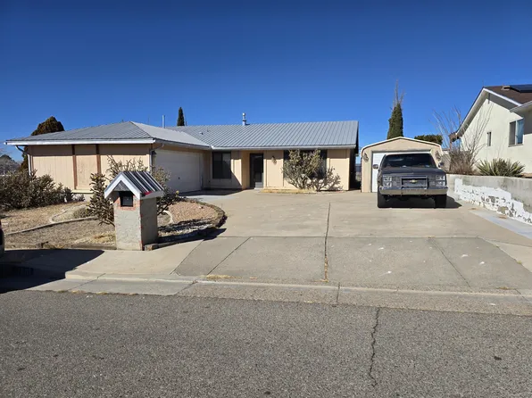 12501 Iroquois Pl NE, Albuquerque, NM 87112