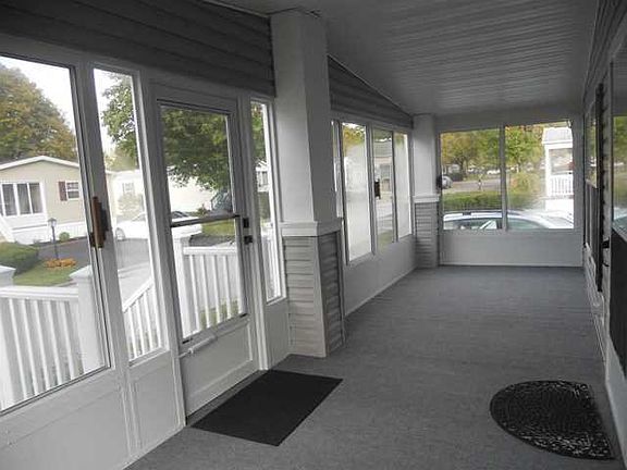 3rd image of 83 S Kerry Ct