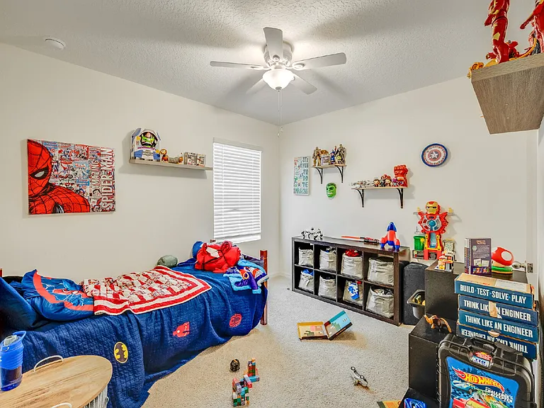1075 Trinity St — Photo 18