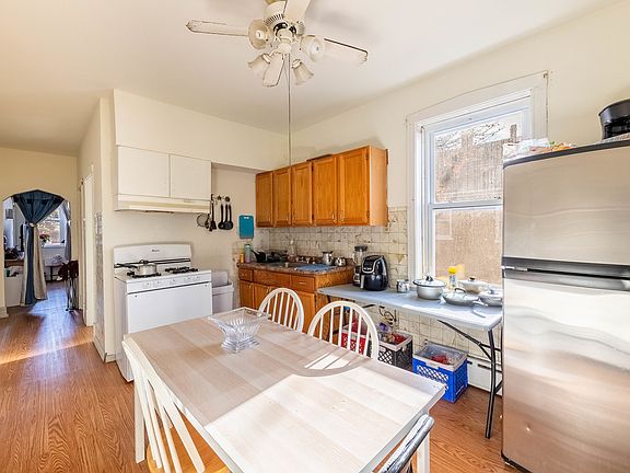 3rd image of 5014 S Fairfield Ave