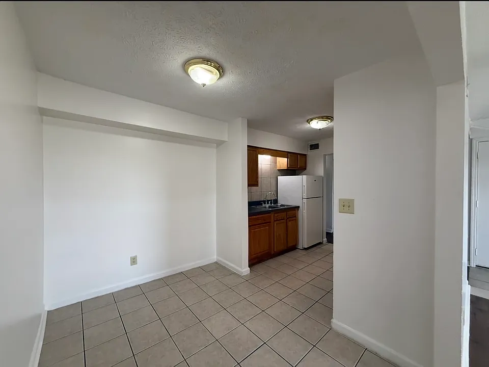 204 Marshall Ave #6