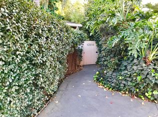 13818 Burbank Blvd APT B, Sherman Oaks, CA 91401