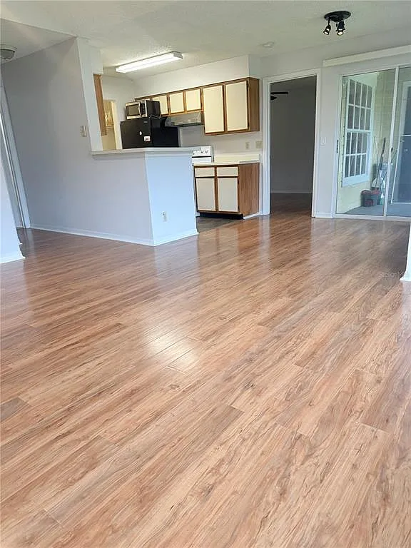 2 bed, 2.0 bath, 934 sqft, $1,500 — Photo 3