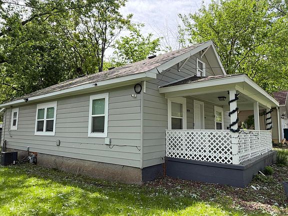 4th image of 804 W Locust Street