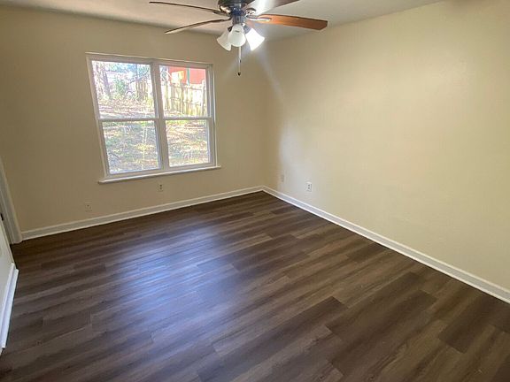 3rd image of 1064 Longstreet Dr