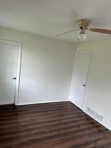 1119 Pebblebrook Dr — Photo 3
