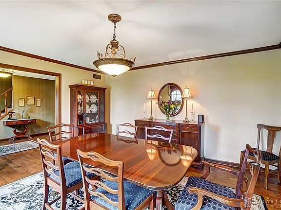 3rd image of 4498 Burnham Woods Dr