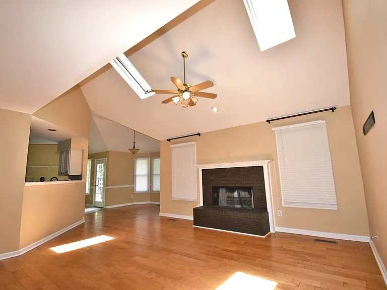 1525 W Harpeth Rd — Photo 5