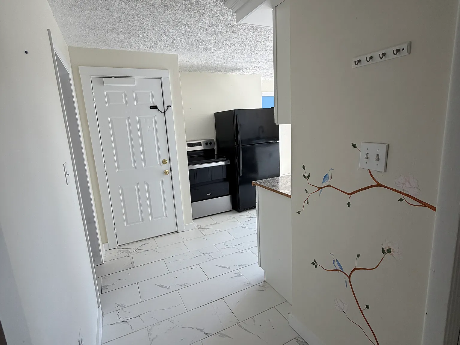 3 bed, 1234 sqft, $2,200 — Photo 3
