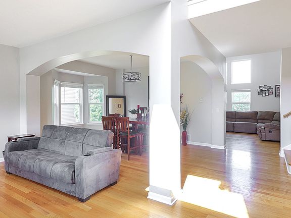 4th image of 11 N Berkshire Ln