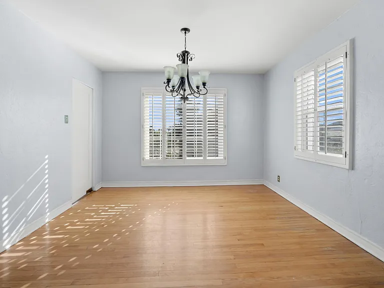 2522 Altura Ave — Photo 6