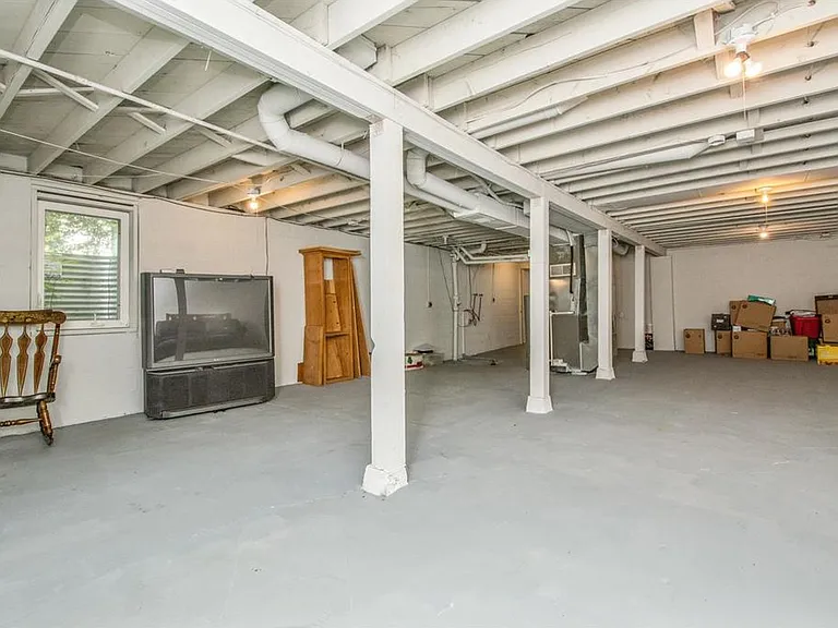 211 Palomino Pkwy — Photo 5