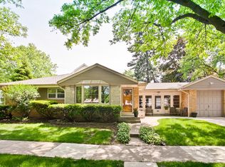 300 S George St, Mount Prospect, IL 60056