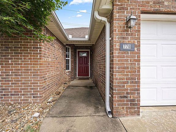 4th image of 770 Dogwood St