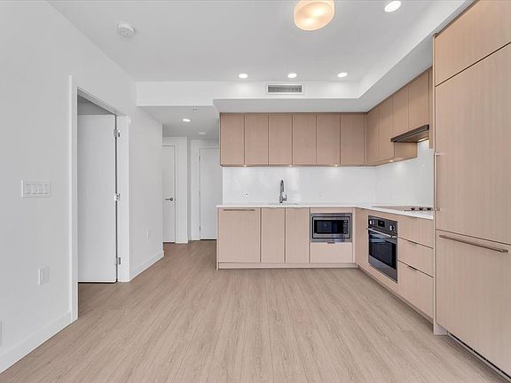 2nd image of 13675 107a Ave #1212