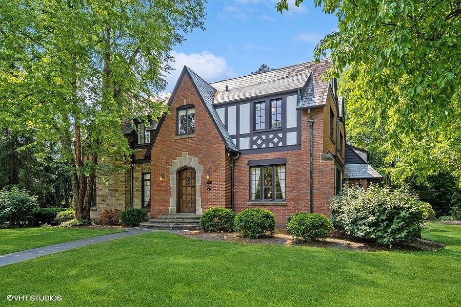 1st image of 977 Parkmead Ln