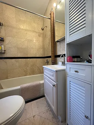 Rented by Oxford Property Group | media 25