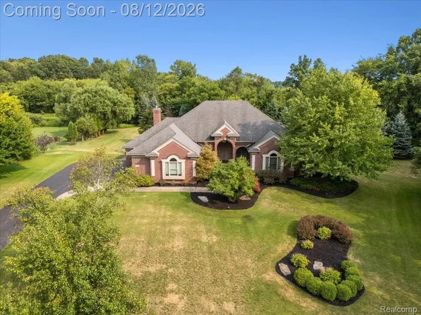 3279 Beach Lake Dr E, Milford, MI 48380