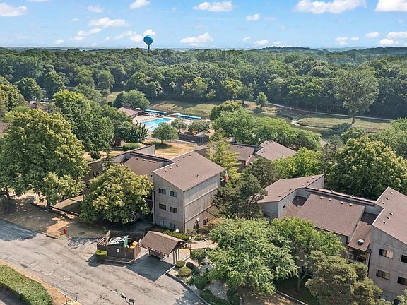 3rd image of 48 Oak Hill Colo APT 11
