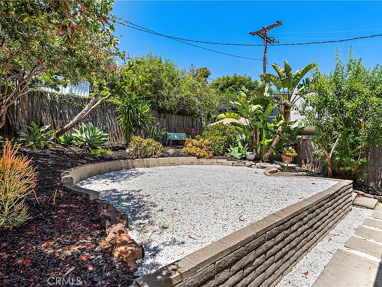 1435 Bluebird Canyon Dr — Photo 22