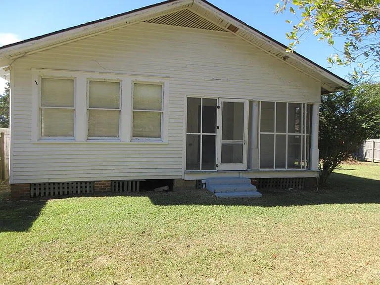 121 W Orange St — Photo 16