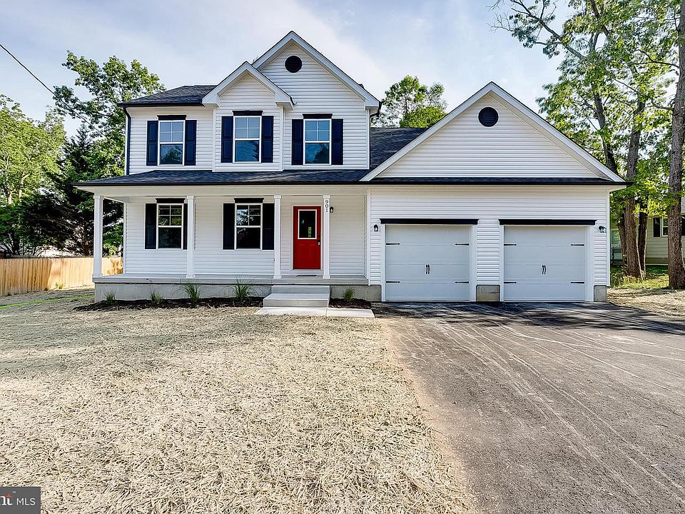 1st image of 901 Irene St