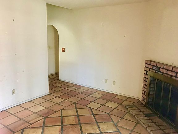5th image of 3710 Leisure Ln