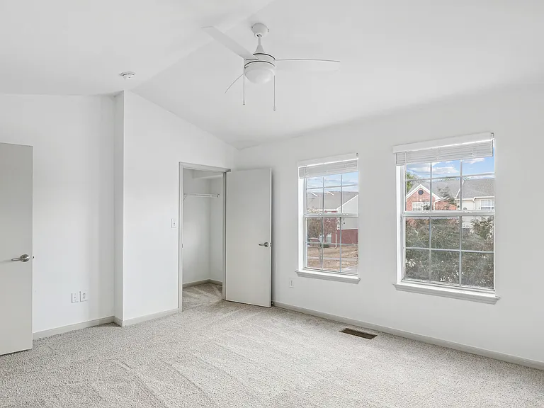 4450 Marine Creek Pkwy — Photo 10