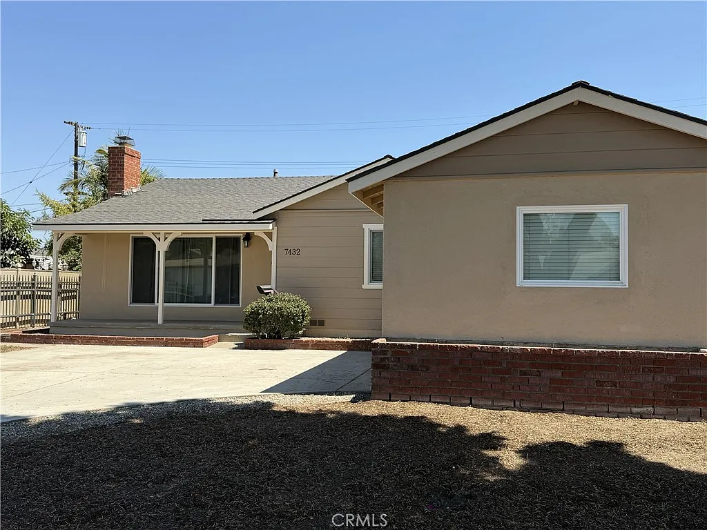 3 bed, 1356 sqft, $4,000 — Photo 3