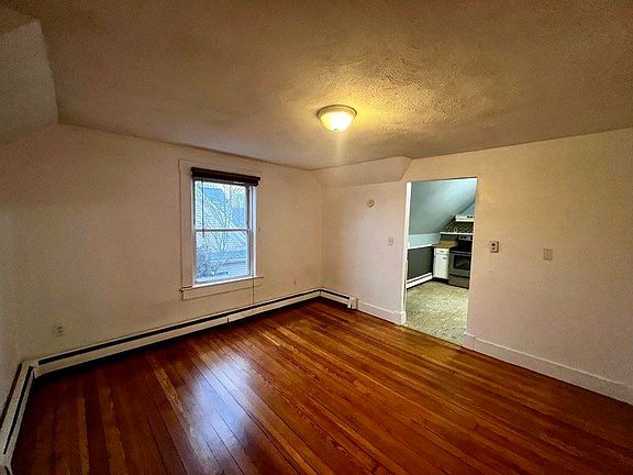 4th image of 25 Chapel St #3
