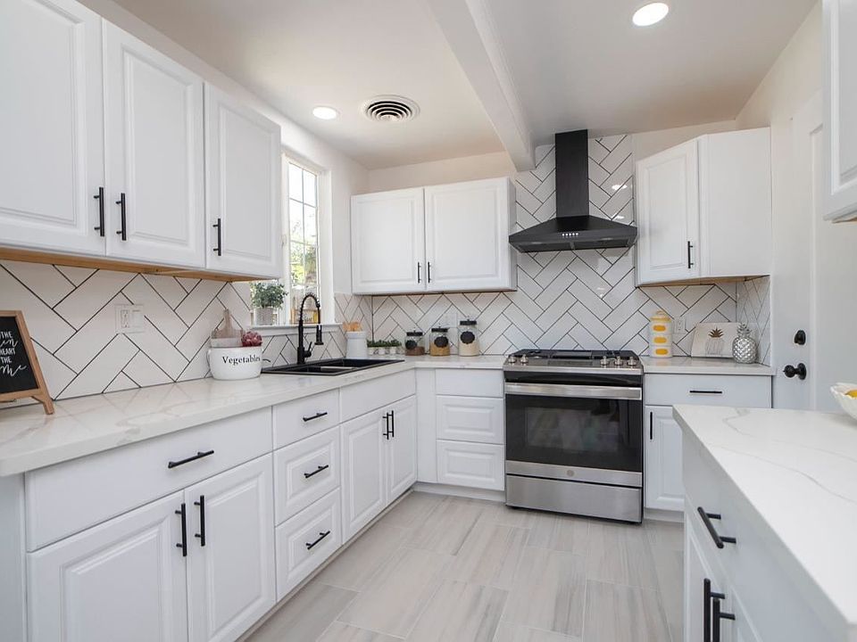 1st image of 5835 61st St