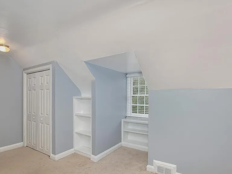 5806 Kenmore Rd — Photo 22