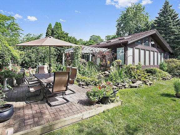 5th image of 8073 William Dr