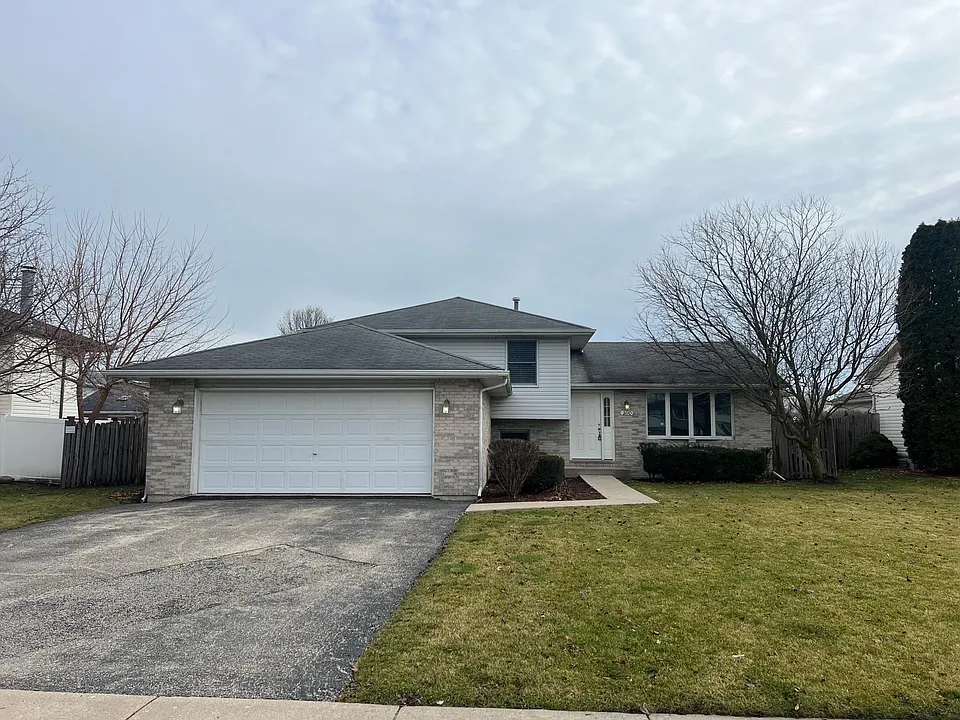 2110 Mystic Dr