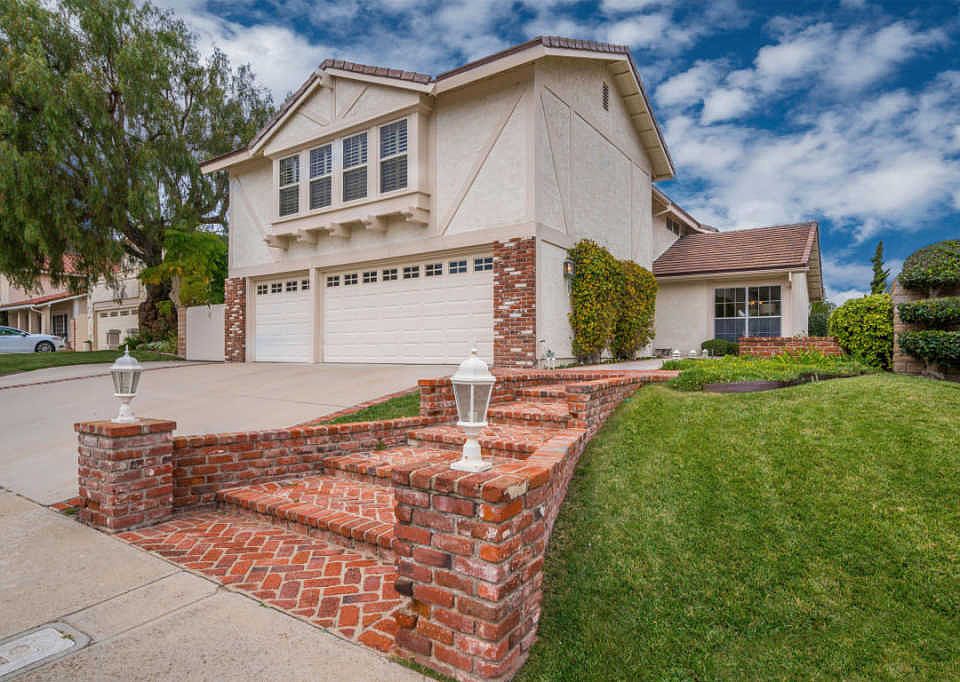 1st image of 3895 Calle Loma Vis