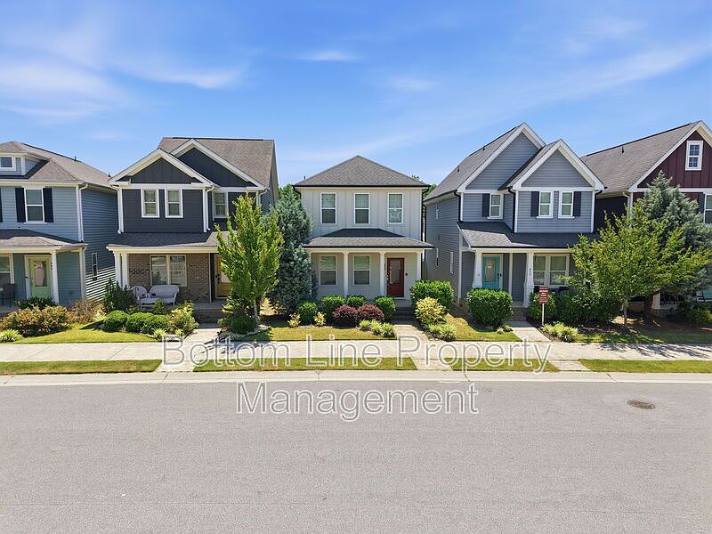1st image of 453 Daniel Ridge Rd