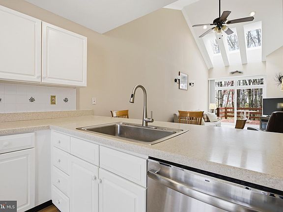 5th image of 4335 Somerset Ln