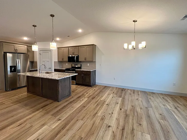 4650 Pierce Dr — Photo 11
